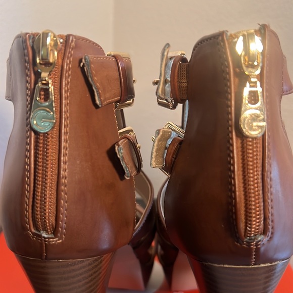 “NEW” G BY GUESS HIGH HEELS - Picture 10 of 16